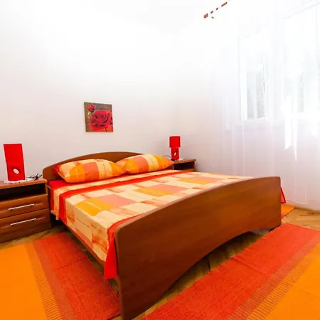 Ivana Tr -two Bedroom With Terrace A1 Apartment